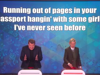 James Corden, Ellen Degeneres en Mitch van Modern Family spelen een spelletje