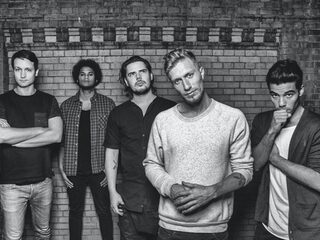 Iris is dronken gevoerd door Chef'Special