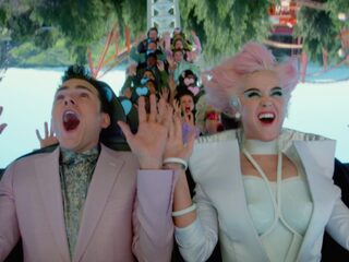 Katy Perry's 'Chained To The Rythm' gaat over robotmensen en een deprimerende toekomst