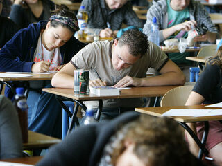 Leerlingen slaan vragen over bij havo-examen kunst