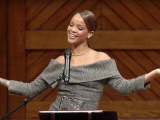 Rihanna ontvangt 'Humanitarian Of The Year Award' van Harvard