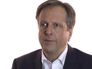 Alexander Pechtold (D66) móet kiezen: naar de sauna met Wilders, Klaver of Buma?