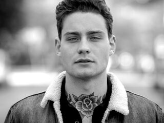 Quiz: van welke artiesten zijn deze tatoeages?