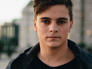 Martin Garrix pakte zijn gitaar er weer bij...