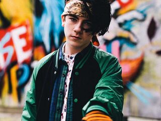 Declan McKenna verdedigt de jeugd van tegenwoordig