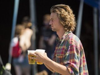 Amsterdam verplicht bekers met statiegeld op festivals