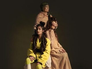 Naaz stelt zich 100% open op dit nieuwe popliedje