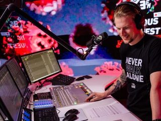 Linde Schöne schrijft een liedje voor de ongeneeslijk zieke Melissa