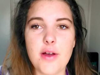 Hannah (18) ontspant op Paaspop