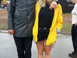 Siem ging op de foto met elke gele regenjas op Lowlands