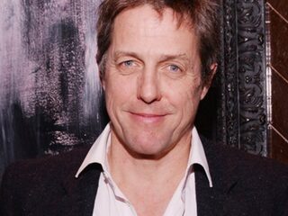Hugh Grant danst op 'Hotline Bling'