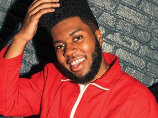Khalid zingt 'Location' live