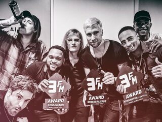 Backstage: tandenpoetsen, celeb selfies en awards stelen