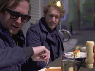 Wat gebeurt er als je een tompouce frituurt?