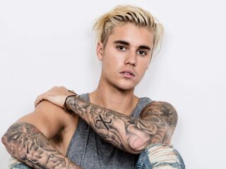 Justin Bieber rapt in de nieuwe track van Diplo
