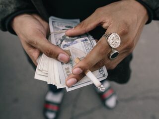 Tweederde van de millenials spaart zijn vakantiegeld