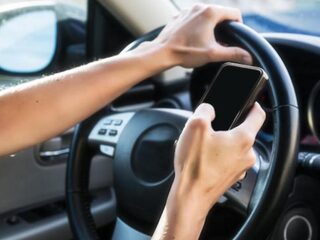 Binnenkort gaat je telefoon op zwart tijdens het rijden