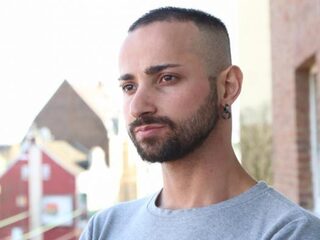 Ibrahim is homo en werd in Libanon van een flat gegooid