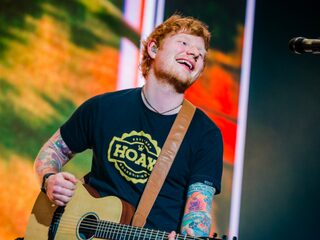 Ed Sheeran's rider verklapt het: hij is écht zo lekker gewoon gebleven