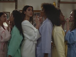 Dua Lipa en Het Internet vertellen Justin en Selena waarom daten met een ex niet slim is