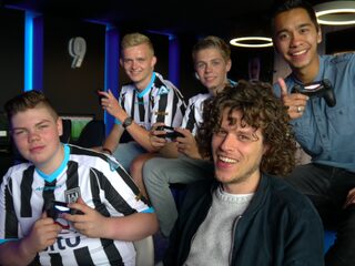 Deze 6 geluksvogels worden opgeleid tot FIFA'er
