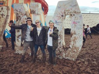 Festival wordt afgelast door intense hoeveelheid modder