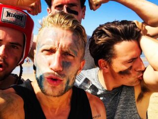 Chef'Special organiseert een bruut vrijgezellenfeest voor bassist Jan