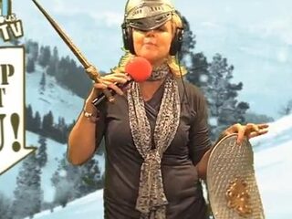 Veiling TV deel 8: Irene Moors weet wat verkopen is