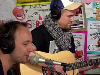 Niels Geusebroek en Johnny de Mol zingen samen Year of Summer