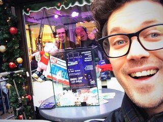 Paul bij de Glazen Huizen van Apeldoorn en Emmen