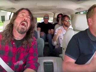 Check de Carpool Karaoke met Foo Fighters