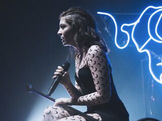 Lorde in Tilburg: "Can I get a whiskey up in here? On the rocks!"