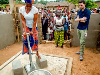 Odette & Domien openen 3FM Serious Request waterpunt