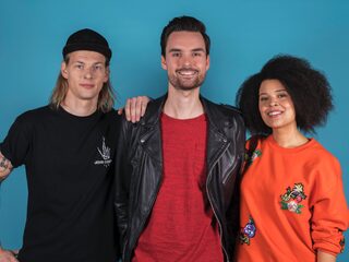 Domien, Angelique en Sander in het Glazen Huis voor 3FM Serious Request 2017