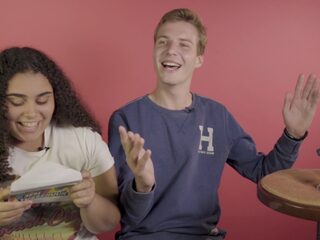 Wat doe jij met het standbeeld van iemand die 15.000 doden op zijn geweten heeft?