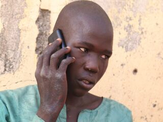 Adamu spreekt zijn moeder voor het eerst in 3 jaar