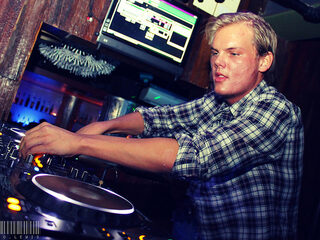 Avicii op #1 - Go Back To The Zoo nieuw op #30