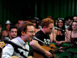 Bombay Bicycle Club live bij 3 On Stage