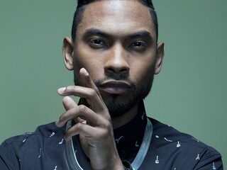 Halve Mexicaan maakt debuut in Album Top 100