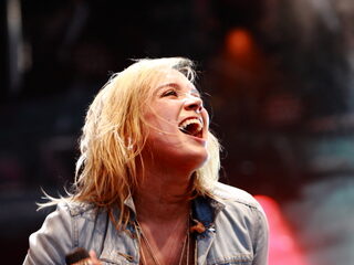 Serena Pryne & The Mandevilles op Pinkpop