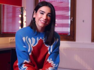 Dua Lipa maakt prachtige video voor haar Nederlandse fans