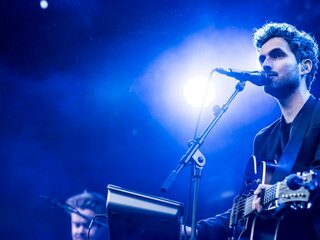 HAEVN nodigt je uit om hun muziek met je ogen dicht te beluisteren