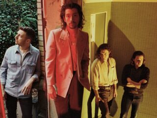 Terugluisteren: Arctic Monkeys integraal op 3FM