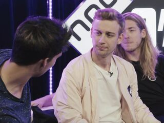 Luc wordt ontgroend als reporter op de Solar huisfeesten