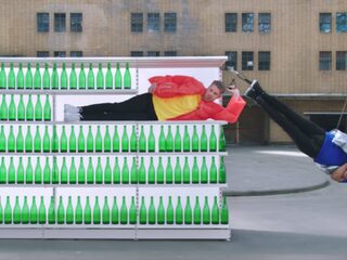 Een ode aan de glasbak door De Jeugd Van Tegenwoordig
