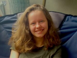 Deirdre (17) is een thuiszitter omdat ze hoogbegaafd is