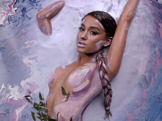 Ariana Grande scoort Mega Top 50-hit met ode aan vrouwen