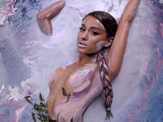 Ariana Grande met drie hits tegelijk in Mega Top 50