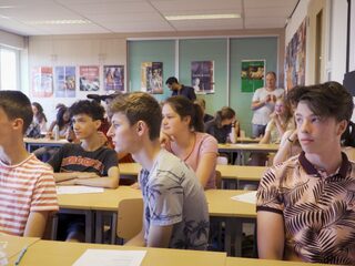 Bezwijkt deze klas onder groepsdruk?