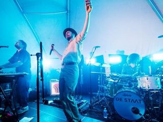 De Staat brengt apocalyptische video voor 'Phoenix' uit